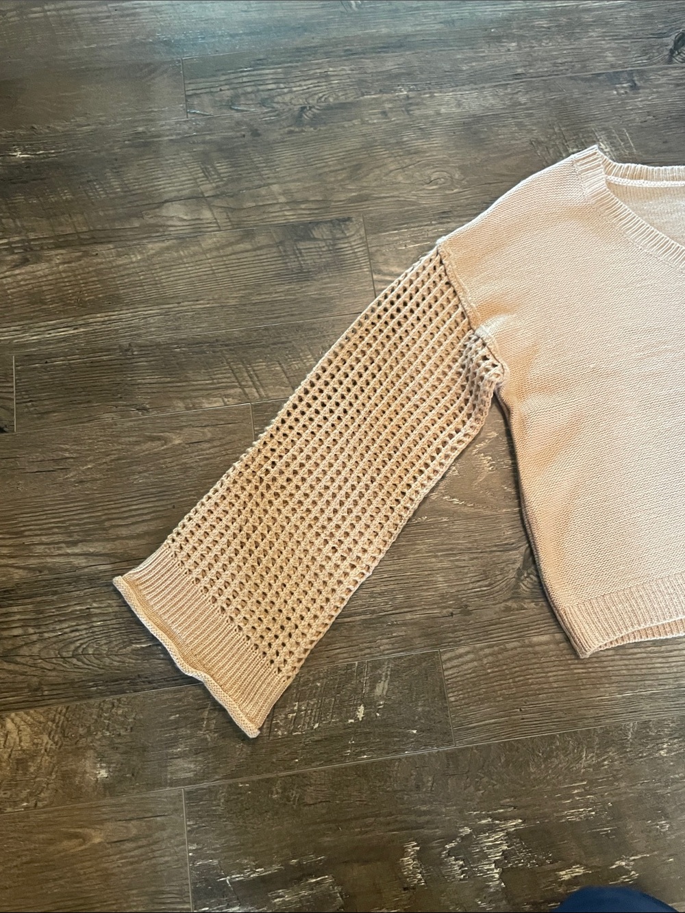 BiBi‎ Beige V-Neck Openwork Sleeve Pocket Sweater Size Medium - Picture 9 of 9